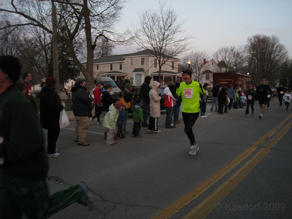 Holiday Hustle 5K 2009 550.jpg - The 2009 running of the Holiday Hustle 5K put on by Running Fit in Dexter Michigan on a sunny but 28 degree on December 5, 2009.